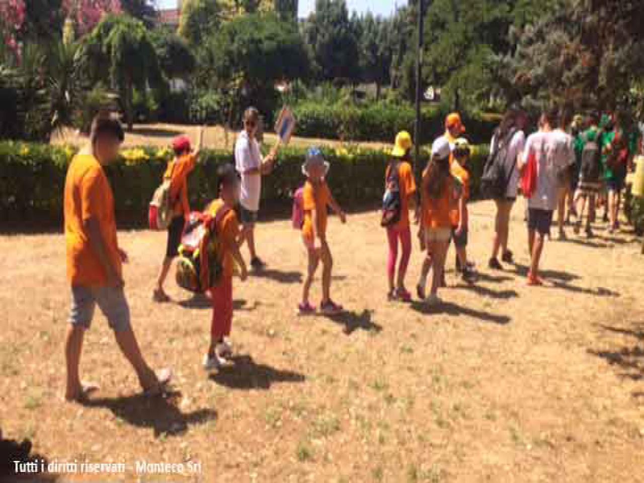 bambini  nel giardino