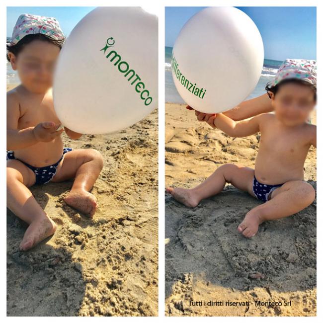 bimbo con palloncino, spiaggia, mare
